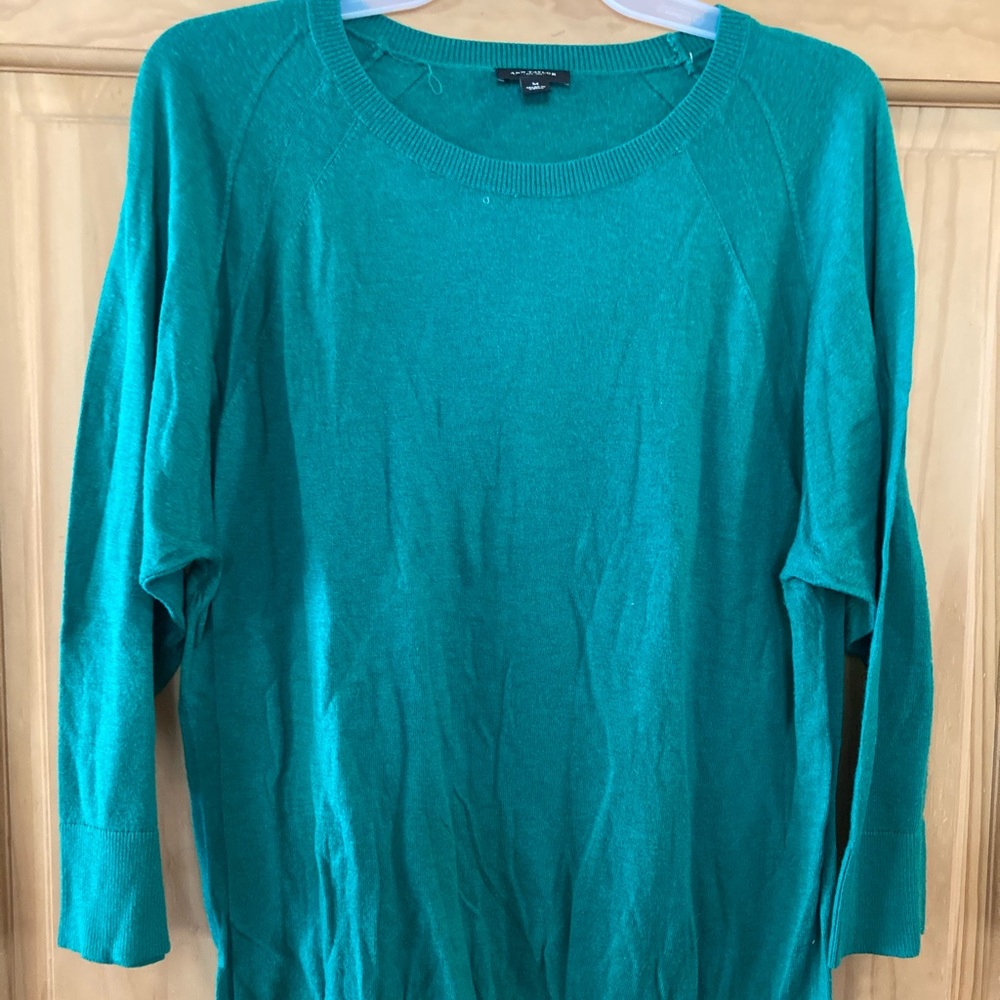 Ann Taylor green sweater. Size  medium